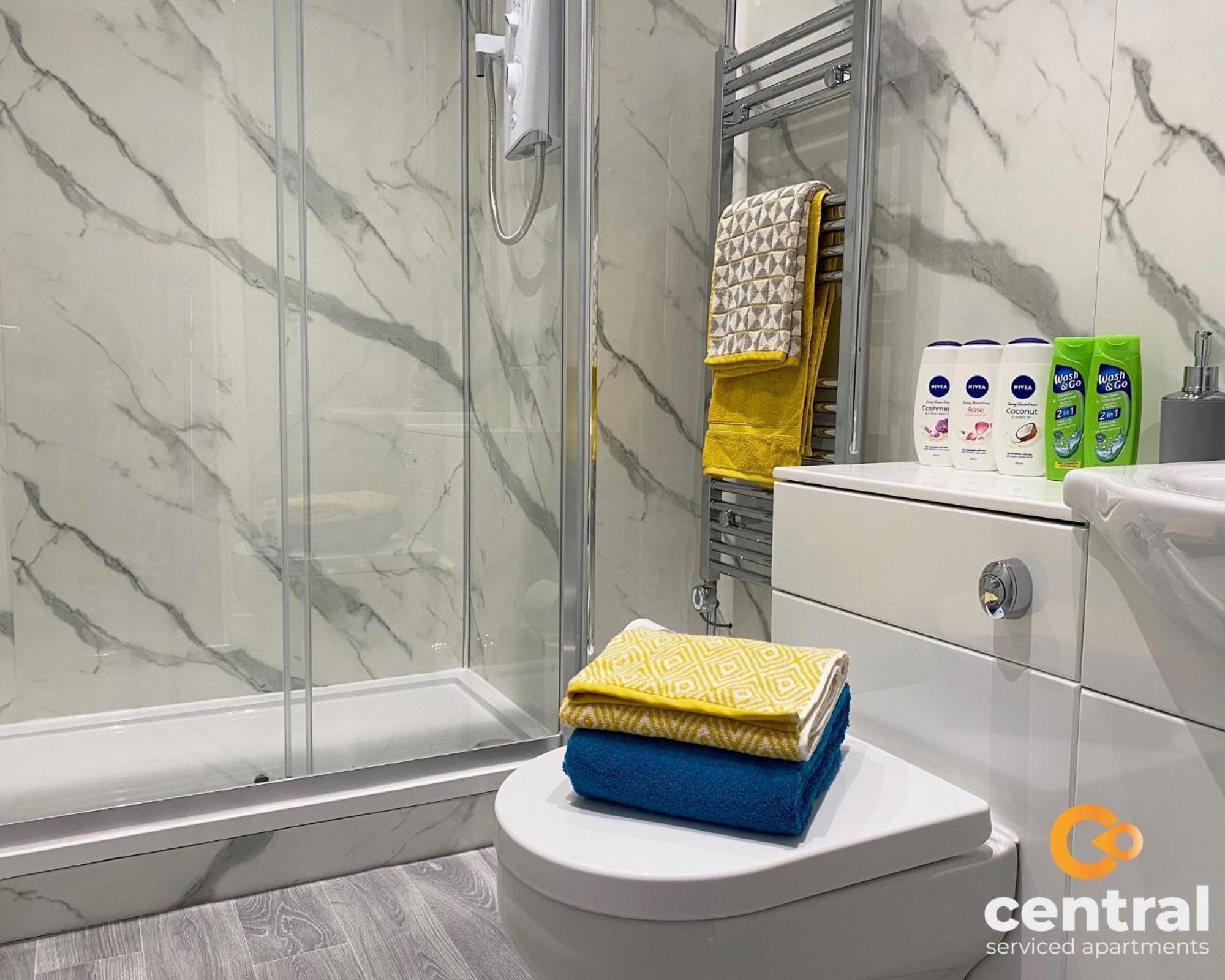 Central Serviced Apartments - Cosy 1 Bedroom - Modern - Close To Transport Links - Quiet Neighbourhood - Fast Wifi - Fully Equipped - Smart Tvs In All Rooms - Monthly Stays Welcome - Free Street Parking - Ideal Relocation To Dundee Accommodation Buitenkant foto