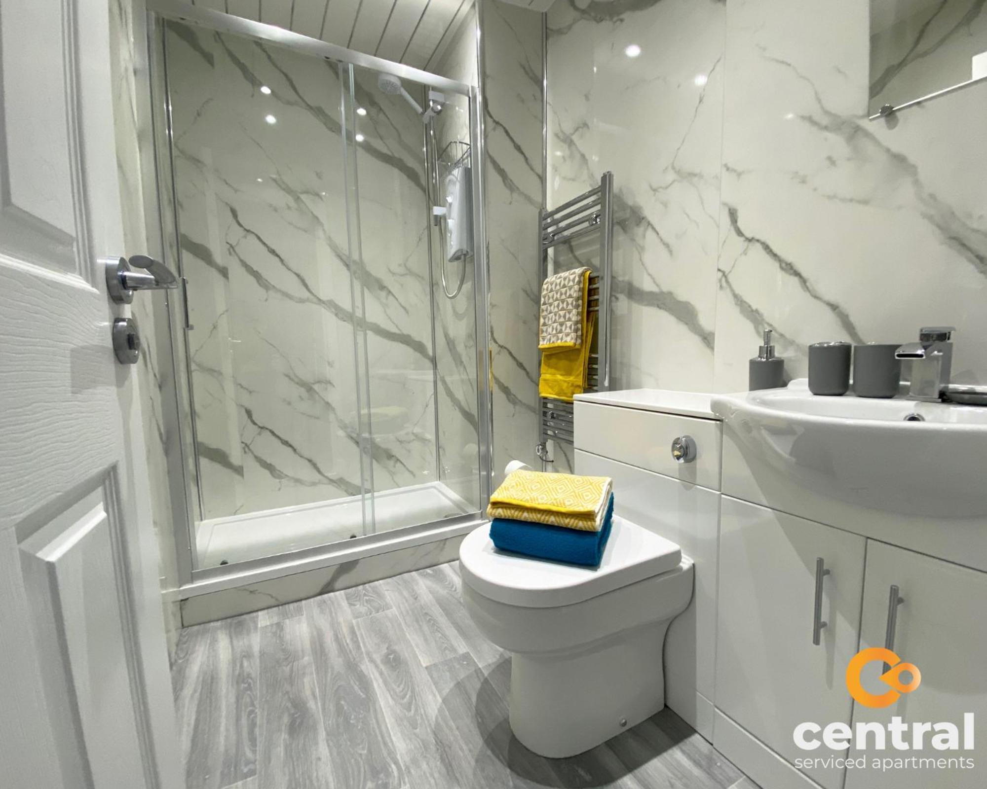 Central Serviced Apartments - Cosy 1 Bedroom - Modern - Close To Transport Links - Quiet Neighbourhood - Fast Wifi - Fully Equipped - Smart Tvs In All Rooms - Monthly Stays Welcome - Free Street Parking - Ideal Relocation To Dundee Accommodation Buitenkant foto